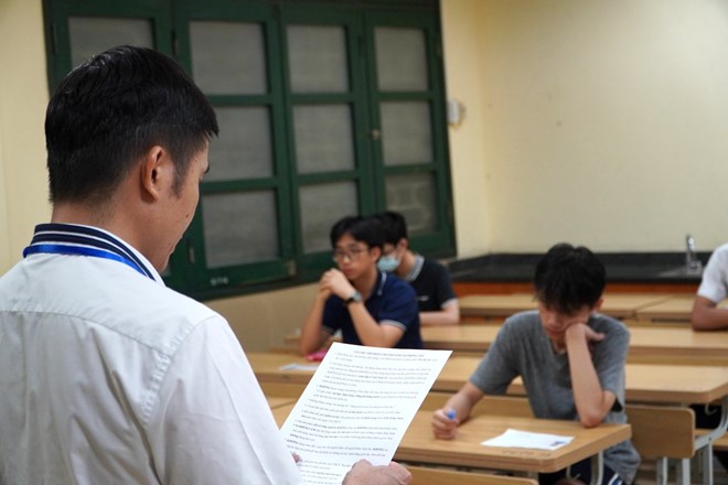 Among more than 20,000 principals and vice principals in the area of transfer and arrangement, it is expected that about 11,000 will return to work as teachers, and the rest will retire early and change jobs. Illustrative photo: Tuong Van