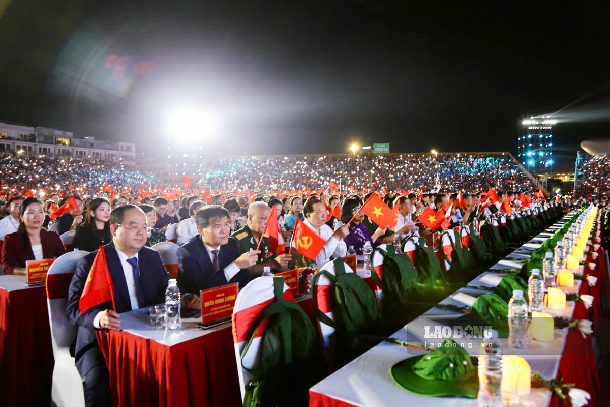 Các đại biểu tham dự chương trình. Ảnh: Đoàn Hưng