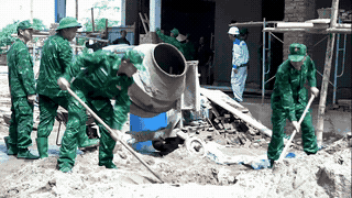 Nghe An Border Guard supports accelerating the progress of building schools in border areas. Photo: Nghe An Border Guard