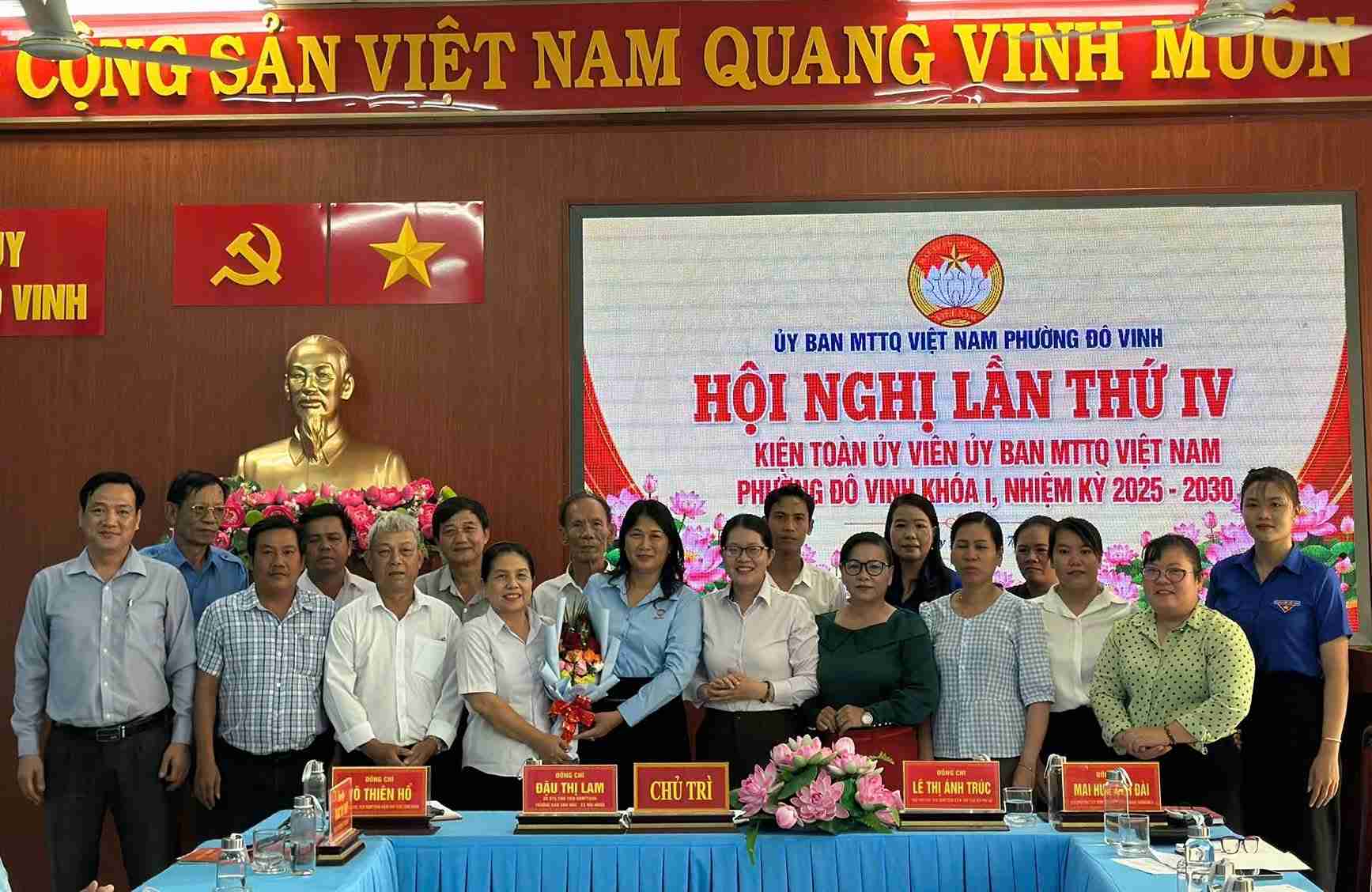 Do Vinh Ward consolidates personnel of the Fatherland Front Committee for the term 2025-2030. Photo: Provided by Do Vinh Ward People's Committee