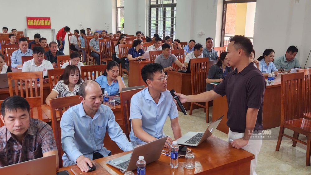 L'atmosphère de la classe sur l'IA est animée. Photo: Minh Chuyên