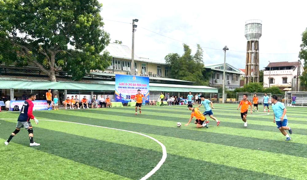 Hoi An Ward Trade Union, Da Nang organizes mini football tournament for male workers, civil servants, and laborers in 2026. Photo provided by Hoi An Trade Union