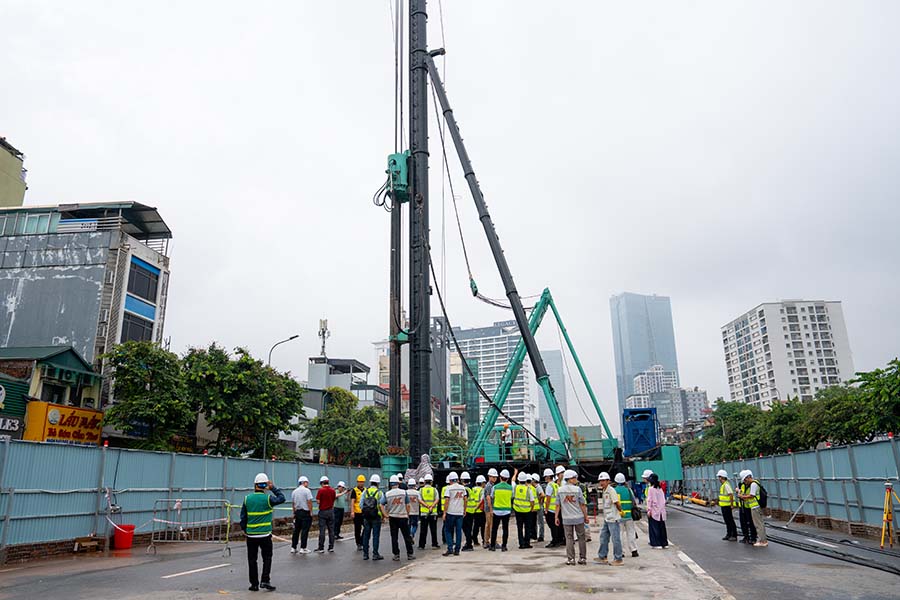 Toàn cảnh khu vực thi công ga S1 Quần Ngựa. Ảnh: MRB
