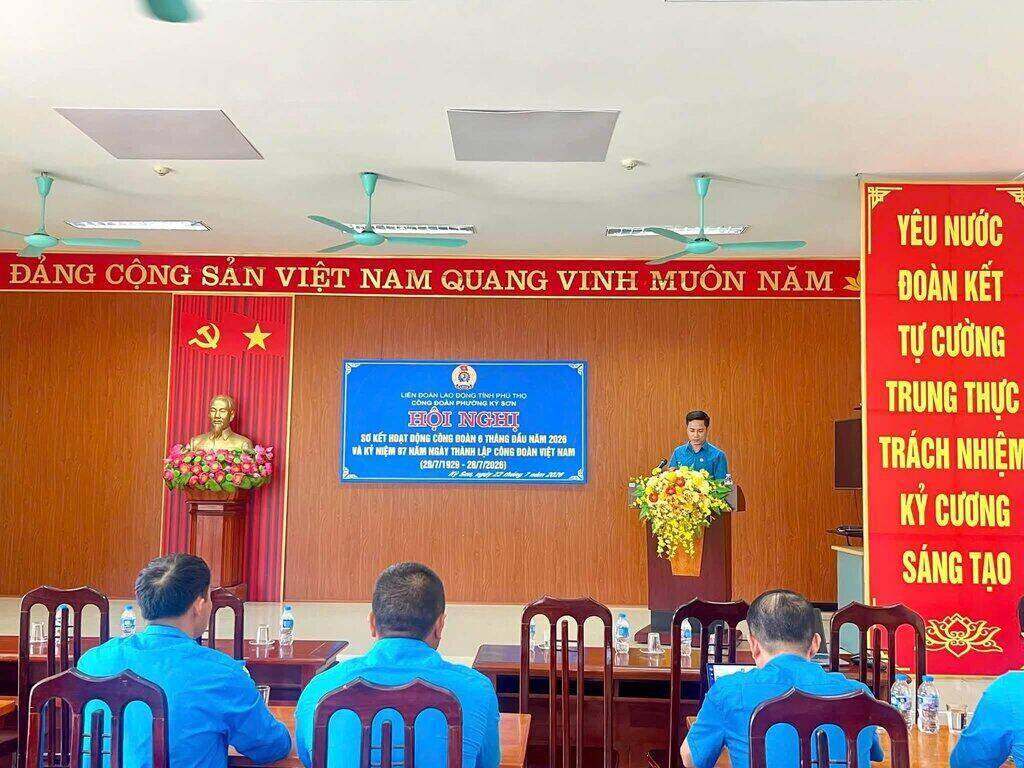 Ky Son Ward Trade Union organizes preliminary review of trade union work in the first 6 months of 2026. Photo: Phu Tho Trade Union