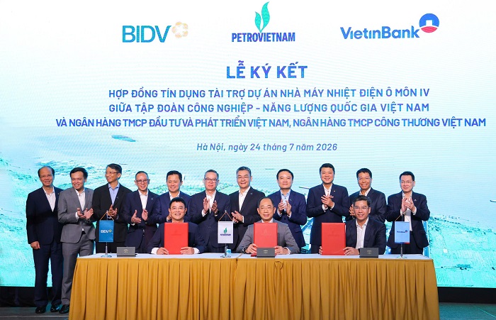Đại diện lãnh đạo Petrovietnam, BIDV và VietinBank ký hợp đồng tín dụng tài trợ Dự án Nhà máy Nhiệt điện Ô Môn IV. Ảnh: BIDV