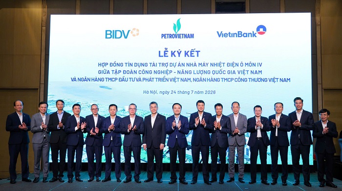 Lãnh đạo Petrovietnam, BIDV và VietinBank tại Lễ ký kết  
