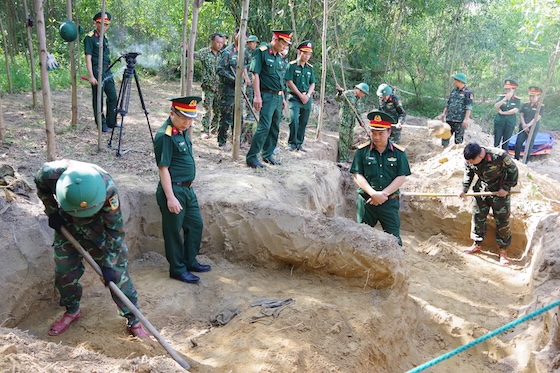 Việc tìm kiếm, quy tập hài cốt liệt sĩ tại khu vực Câu Nhi đang được mở rộng. Ảnh: Bộ CHQS tỉnh Quảng Trị