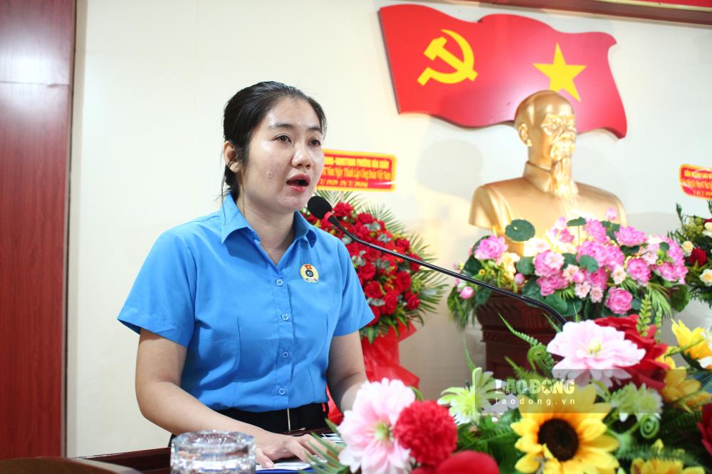 Chủ tịch Công đoàn Bệnh viện Y học cổ truyền TP Đà Nẵng phát biểu hưởng ứng phong trào. Ảnh: Thanh Huyền