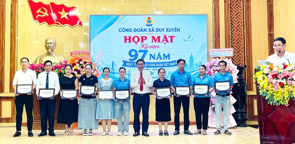 Công đoàn xã Duy Xuyên tổ chức chương trình họp mặt kỷ niệm 97 năm Ngày thành lập Công đoàn Việt Nam. Ảnh Công đoàn Duy Xuyên cung cấp