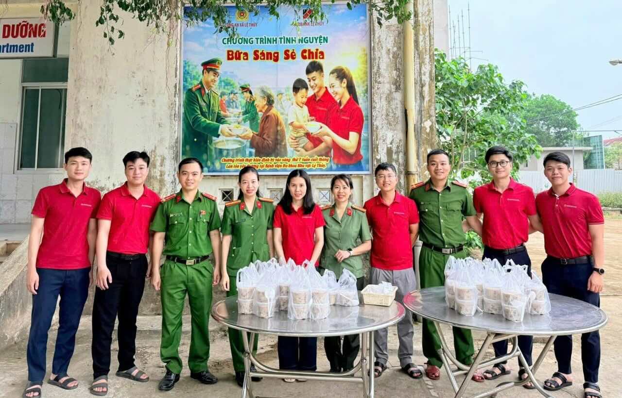 Chương trình được phối hợp giữa Công an xã Lệ Thủy và Agribank Chi nhánh Lệ Thủy. Ảnh: Công an xã Lệ Thủy