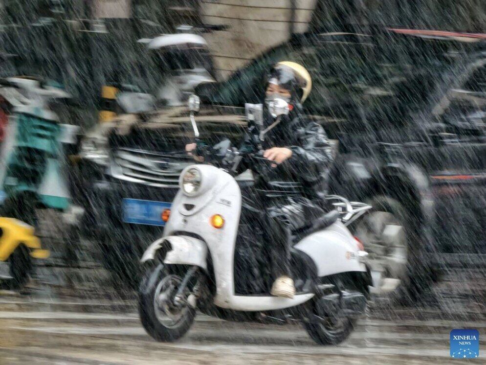 台風マイサックの影響で、2026年7月5日に中国南部広西チワン族自治区で大雨。写真:新華社