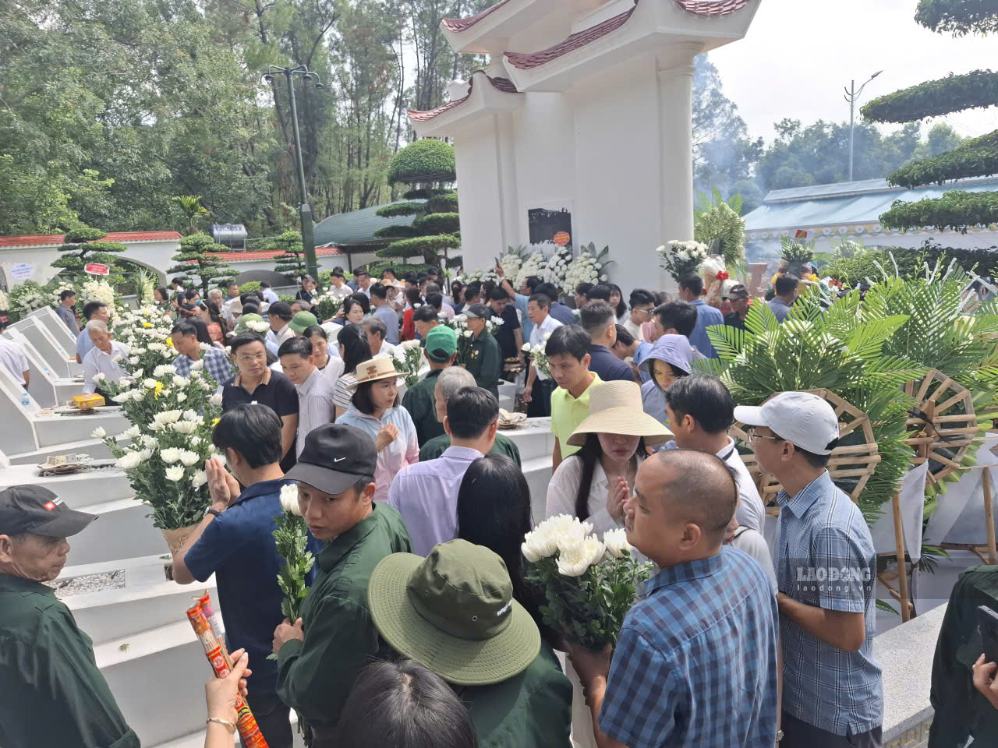 Ngày 25.7, có hơn 5.000 người về dâng hương tại Khu Di tích Ngã ba Đồng Lộc. Ảnh: Trần Tuấn