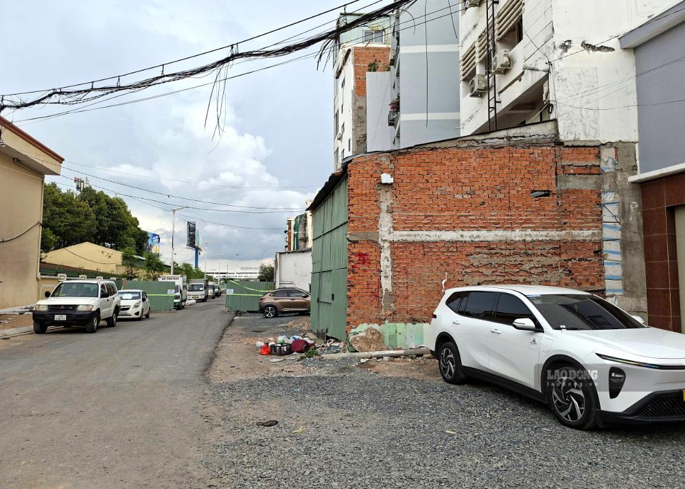 Dự án còn vướng mặt bằng 24 hộ dân.  Ảnh: Minh Quân