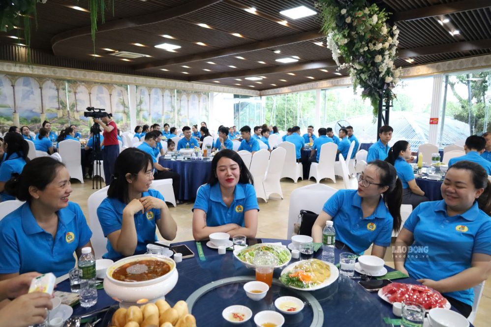 Grassroots Trade Union of Lang Son Provincial Rehabilitation Hospital organizes "Trade Union Meal". Photo: Hoang Nhu