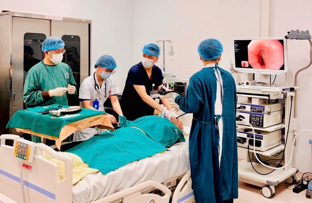 A gastrointestinal endoscopy at Bach Mai Hospital. Photo: BVCC