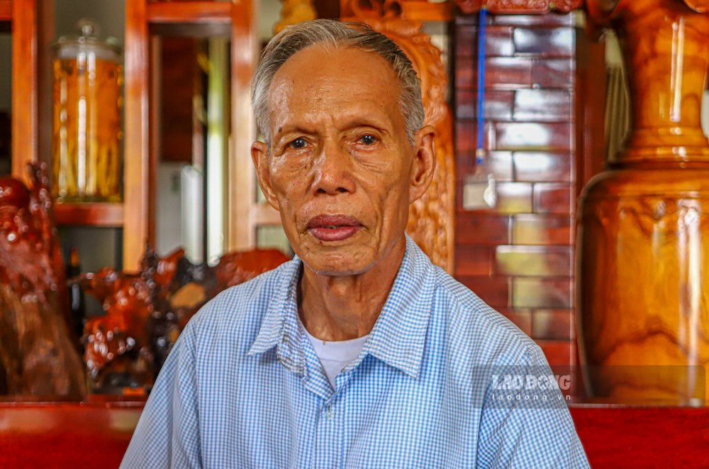 Ông Lê Văn Loan, em trai của liệt sĩ Lê Văn Thọ. Ảnh: Nguyễn Luân