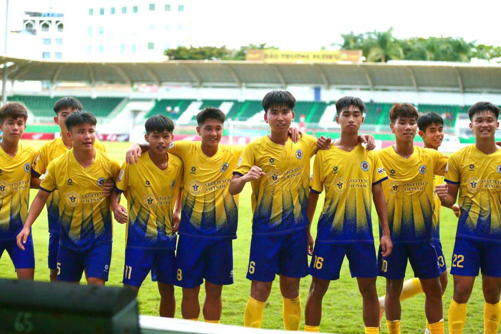 L'équipe U17 de Hanoï remporte une victoire minimale contre l'équipe U17 PVF-CAND pour s'inscrire en demi-finale du Championnat national de football U17 2026. Photo: VFF