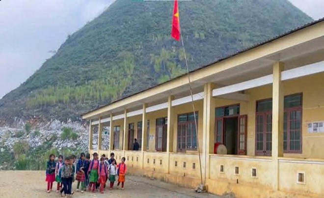 Tỉnh Cao Bằng vẫn thiếu hơn 1.000 giáo viên so với lượng học sinh trên địa bàn. Ảnh: Điểm trường Lũng Mần thuộc trường Tiểu học và THCS Đức Hạnh (xã Cốc Pàng, Cao Bằng). Ảnh: Trọng Lộc