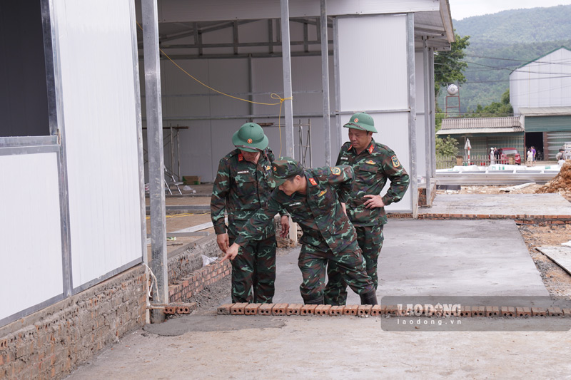 Dự kiến 24 căn nhà tái định cư sẽ hoàn thành, bàn giao cho người dân trước ngày 30.8. Ảnh: Đinh Đại