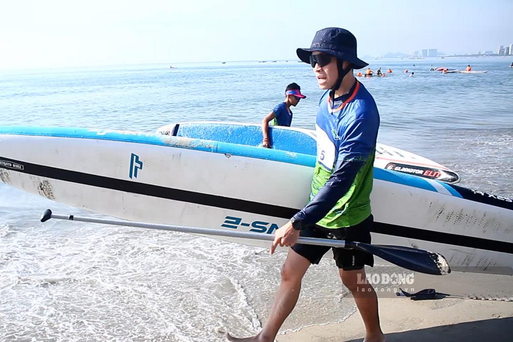 The Son Tra - Da Nang SUP Cheo Tournament 2026 attracts a large number of athletes to participate. Photo: Thanh Huyen