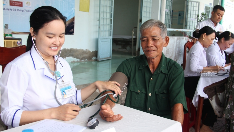 Free health check-up activities spread gratitude in Vinh Long. Photo: Hoang Loc.