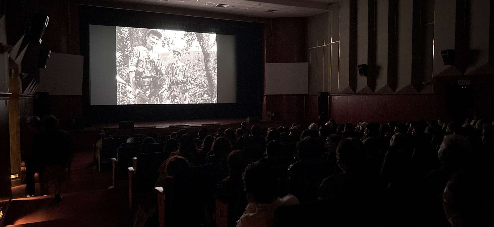 ベトナム映画協会の映画上映イベントは強く支持され、映画館には空席がなくなりました。写真:アン・フオン