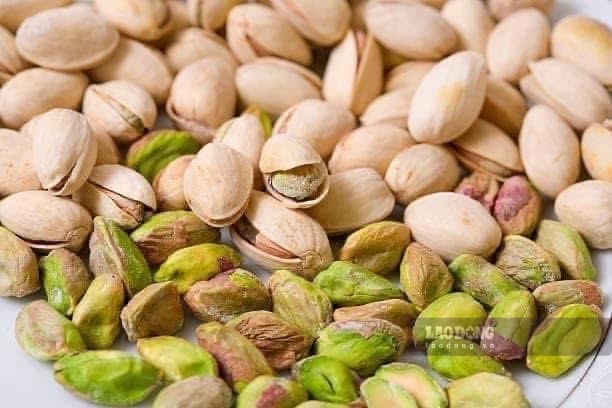 pistachios are rich in unsaturated fats and antioxidants that are good for liver function. Photo: Kieu Vu.