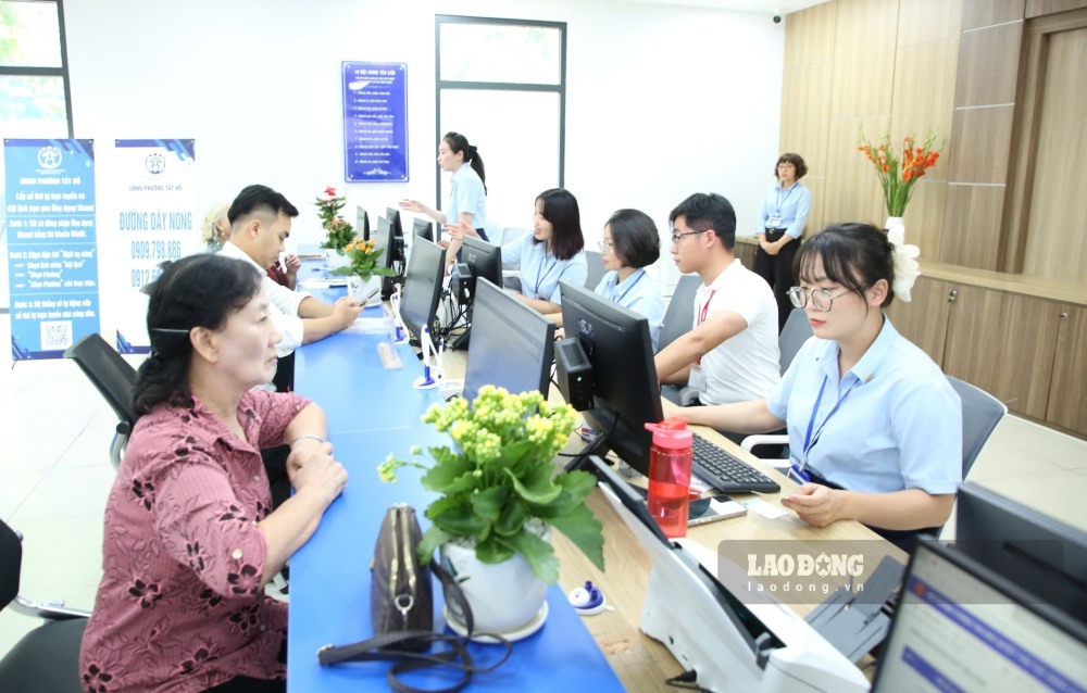 streamlining the apparatus and arranging administrative units after 1 year has achieved many important results. Photo: Pham Dong