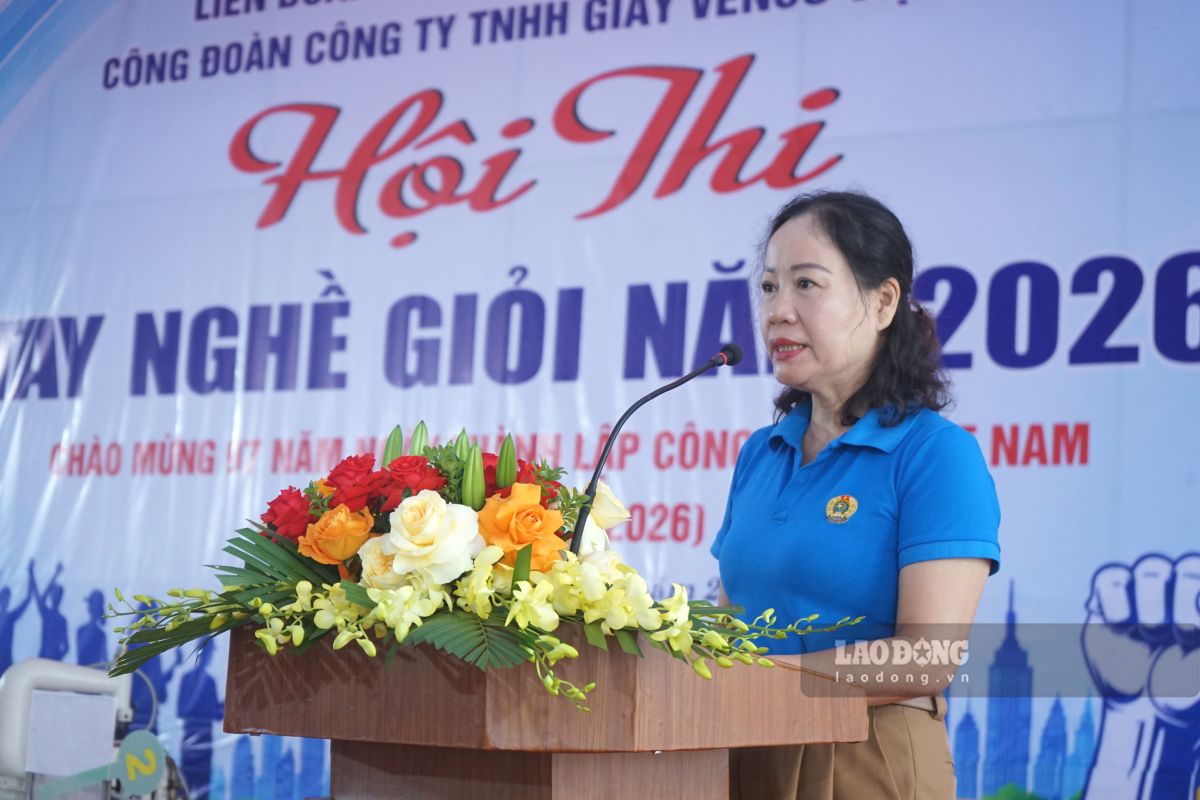 Bà Trịnh Thị Hoa - Phó Chủ tịch Liên đoàn Lao động tỉnh Thanh Hóa phát biểu tại hội thi. Ảnh: Quách Du