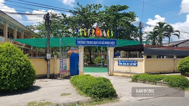 Minh Dieu Secondary School, Vinh My commune, Ca Mau is expected to merge into Tran Van Lam Secondary and High School. Photo: Nhat Ho.