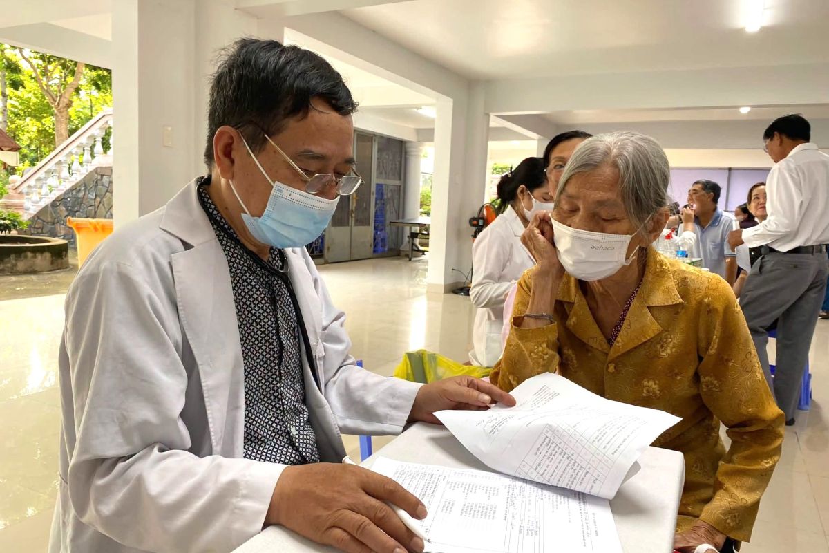 Health check for parishioners and people in Phuoc Thang ward. Photo: TTCƯDVC Phuoc Thang ward