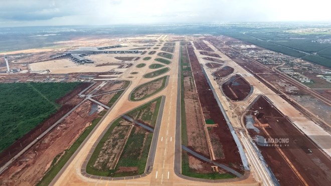 Overview of 2 runways at Long Thanh airport. Photo: HAC
