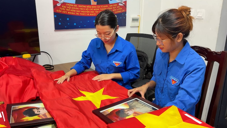 Tay Ho youth use AI to color memories, restore portraits of heroic martyrs