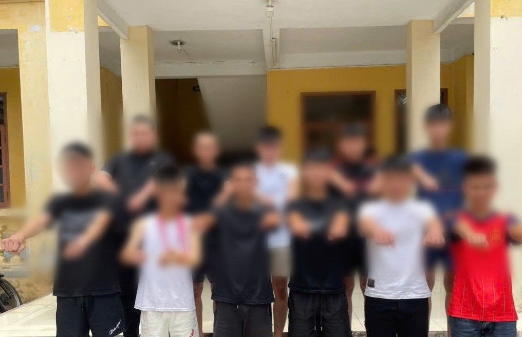 형사 경찰서는 관련 사례를 소환합니다. 사진: 하이퐁시 경찰