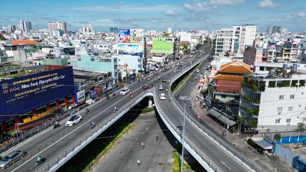 cầu vượt thép nút giao Cây Gõ. Ảnh: Anh Tú