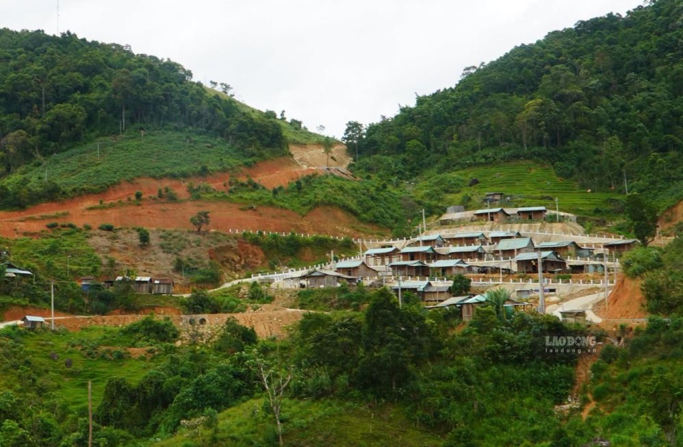 ダナン市のナムチャミー緊急再定住区の外観が完成し、高地住民を安全な住居に避難させました。写真:チュン・レ