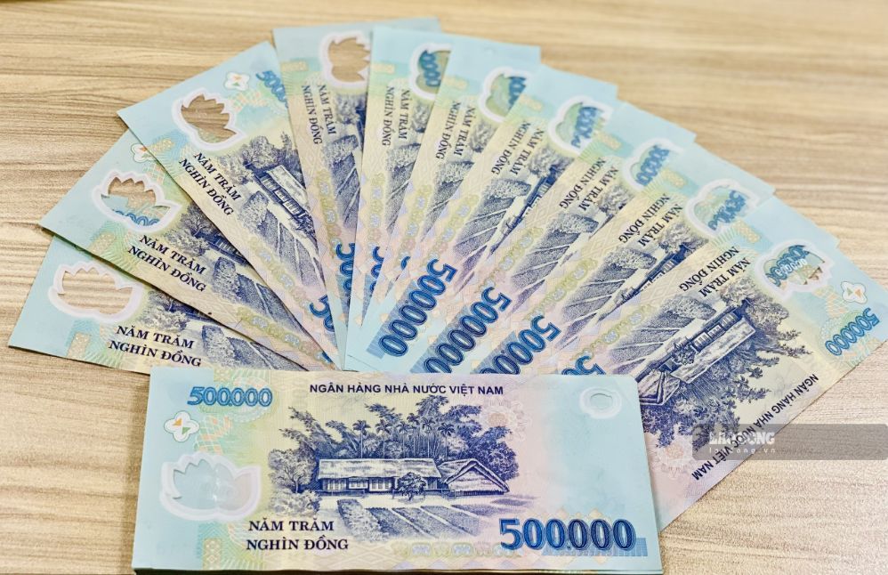 Regulations on the time to pay social insurance with odd months to receive pensions received many comments. Photo: Xuyen Dong