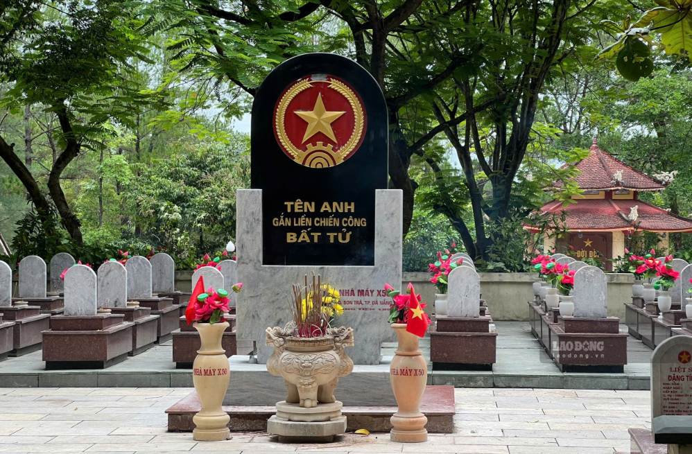 Nghĩa trang liệt sĩ Quốc gia Trường Sơn là nơi an nghỉ đời đời của hàng ngàn anh hùng liệt sĩ đã hi sinh trên tuyến đường mòn Hồ Chí Minh trong thời kì chống Mỹ cứu nước. Ảnh: Ngọc Anh