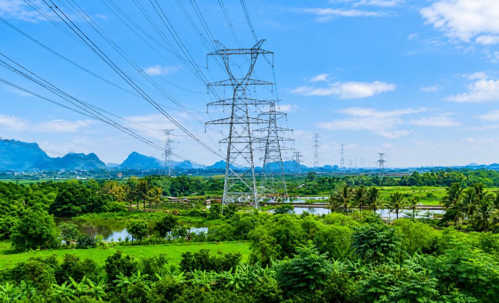 Đường dây 500/220kV Nho Quan - Phủ Lý - Thường Tín góp phần tăng cường bảo đảm điện cho Hà Nội, Ninh Bình và các địa phương lân cận. Ảnh: EVNNPT