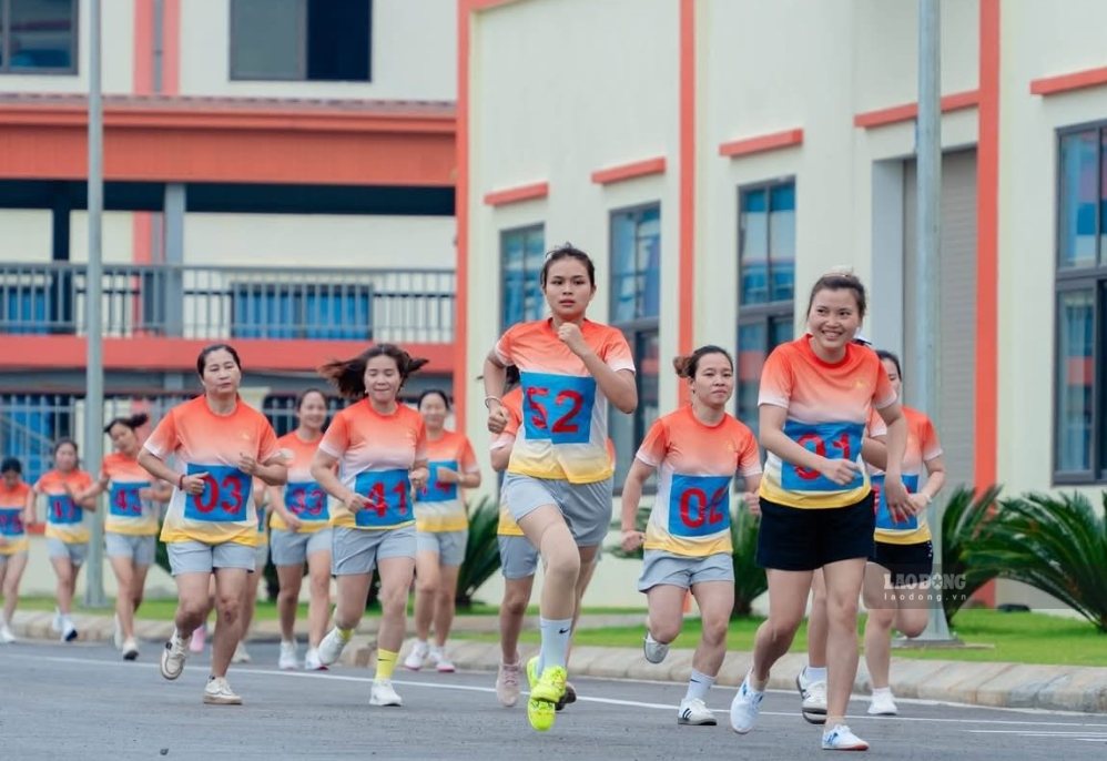 Giải chạy do công đoàn tổ chức tại Cty TNHH Giày Kim Việt. Ảnh: Trần Lâm