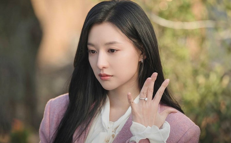 Kim Ji Won's image in "Queen of Tears". Photo Netflix
