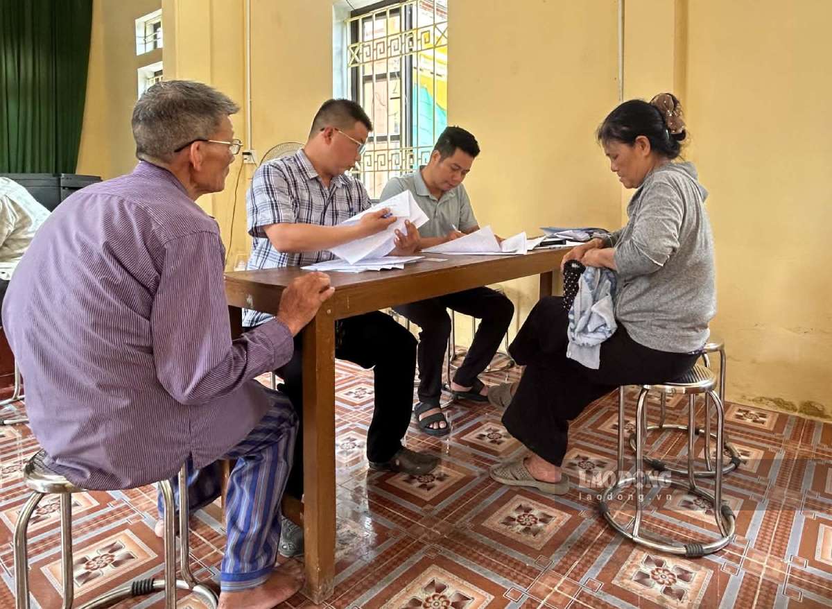The new resolution is expected to contribute to helping the team of village and residential group officials in Hung Yen to feel secure in their work and be attached to the area for a long time. Photo: Ha Vy