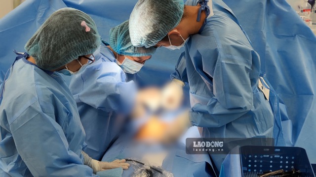 Natural pregnancy after 8 years of infertility, a woman discovers a rare cleft end of the uterus. Photo: Nguyen Ly