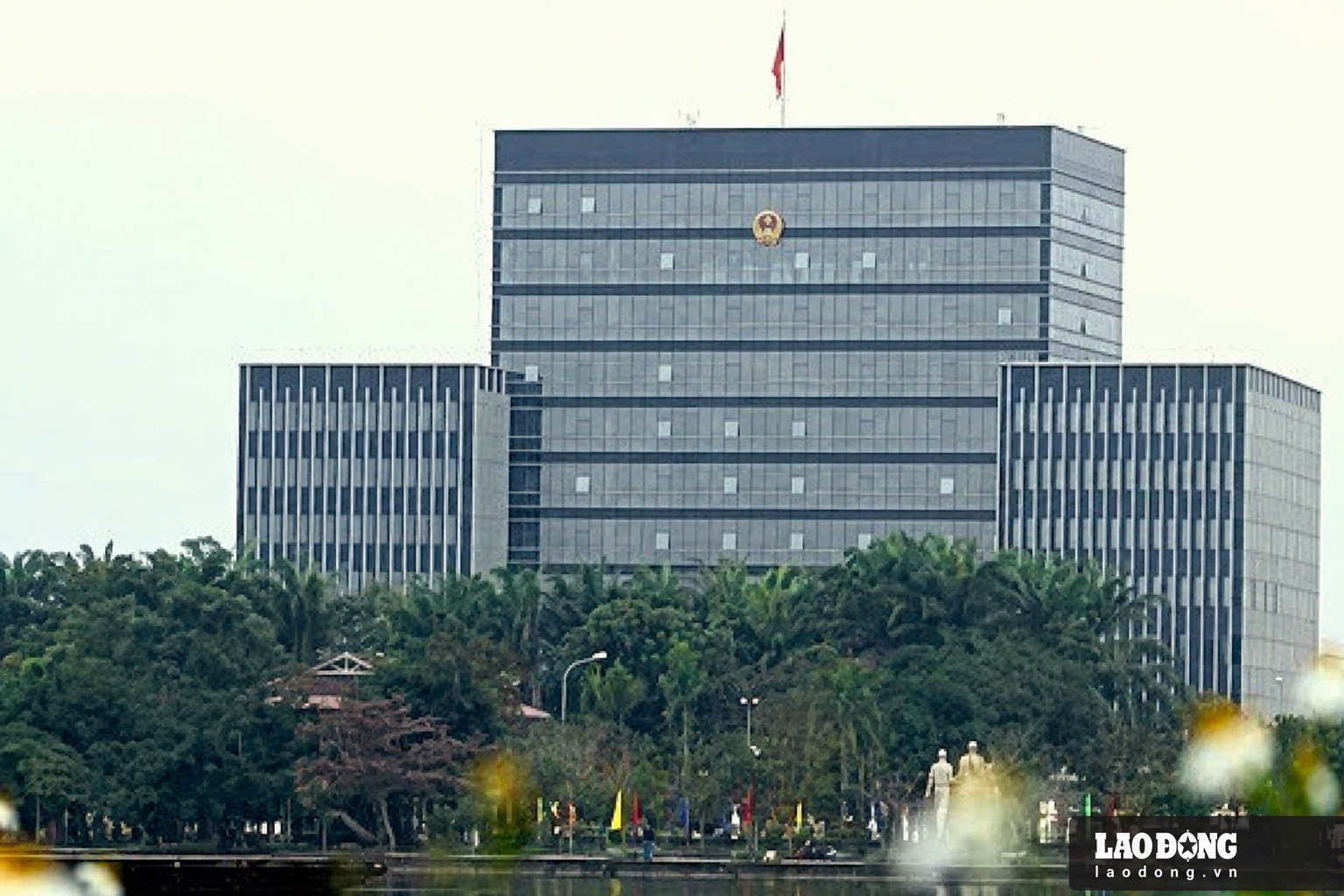 El Comité Popular Provincial de Nghe An exige que las escuelas públicas no acuerden ni cobren tarifas adicionales por servicios fuera de la lista estipulada por la provincia. Foto: Duy Chuong