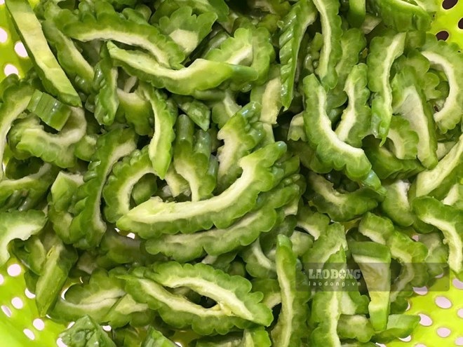Water from bitter melon is a drink rich in antioxidants and plant compounds that have the potential to support increased liver function. Photo: Quang Minh