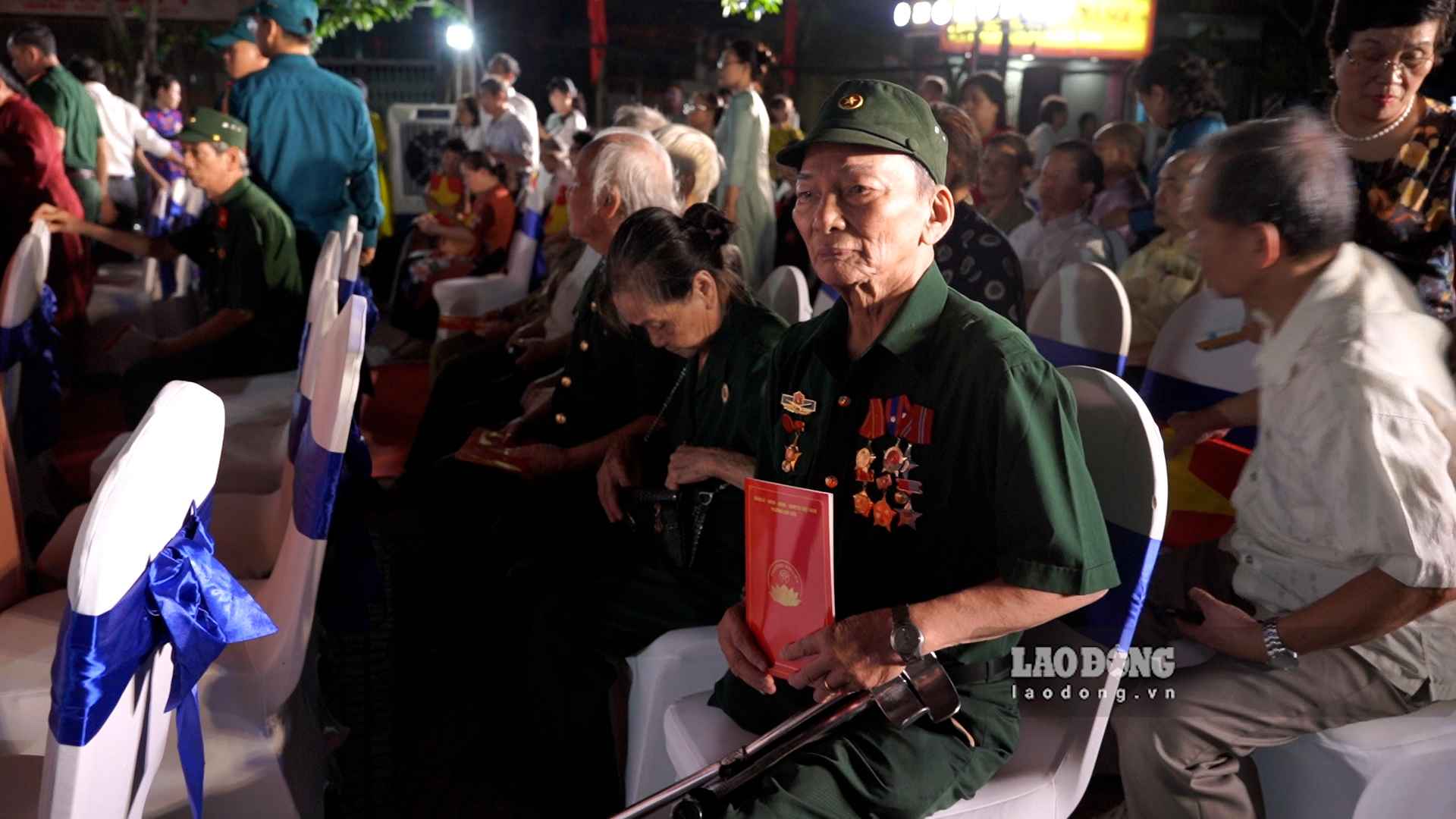 Ông Hoàng Văn Hênh (Phường Kim Liên) - cựu chiến binh bị mất 1 chân khi tham gia chiến trường. Ảnh: Linh Anh