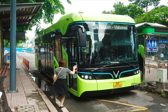Hô Chi Minh-Ville mobilisera les cadres et les fonctionnaires pour qu'ils prennent les bus et le métro au moins 2 fois par semaine. Photo: Minh Quân