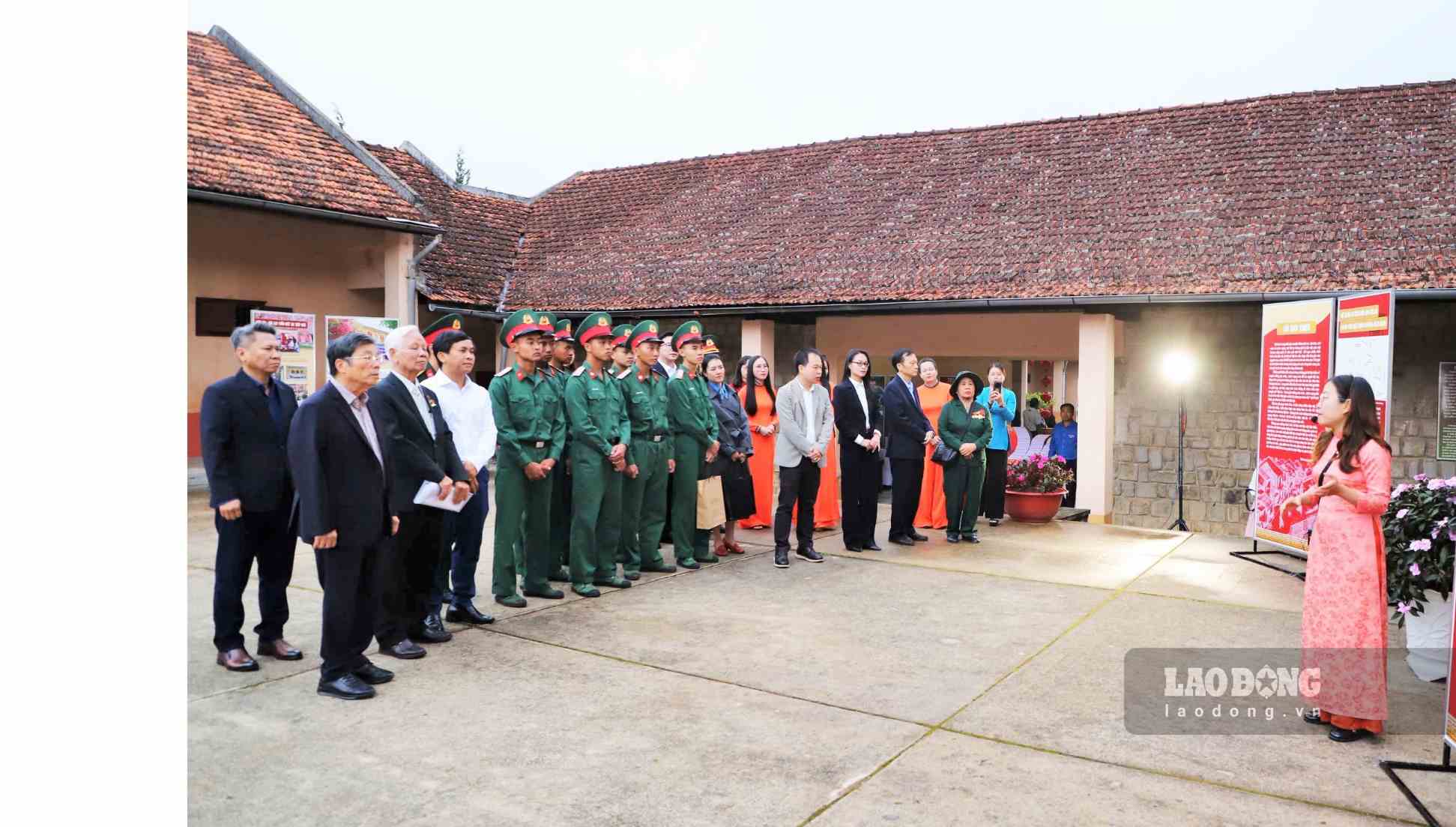 Delegates attending the exhibition "Hoi An - From patriotic revolutionary tradition to World Cultural Heritage - Global Creative City" in Da Lat. Photo: Phuc Khanh