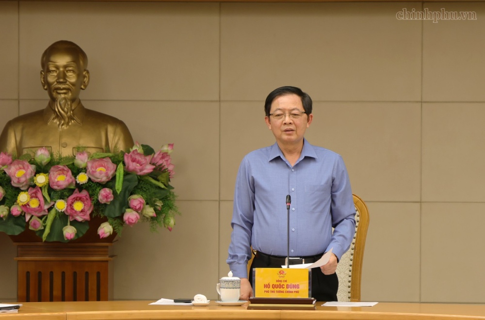 당 중앙위원회 위원, 호중 부총리 겸 불법, 비보고 및 비규제(IUU) 어업 방지 국가 운영 위원회 위원장이 각 부처와 지방에 임무를 부여했습니다. 사진: VGP
