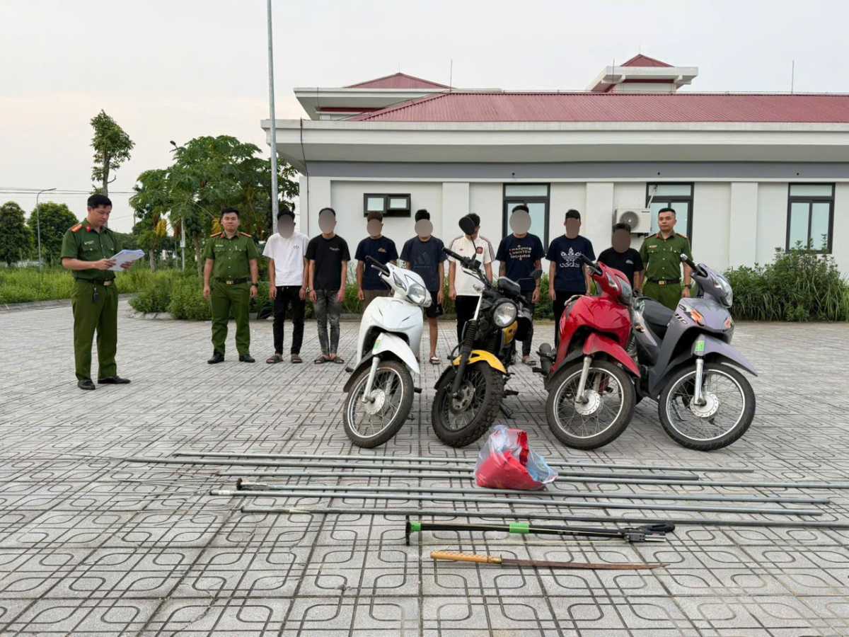 Một số đối tượng cùng tang vật. Ảnh: Công an tỉnh Hưng Yên